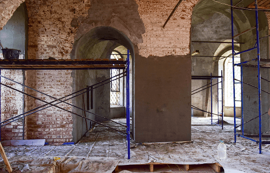 Внутренние работы в храме