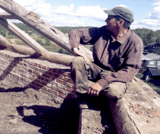 На фото Сергей Коровкин, с него начались все работы